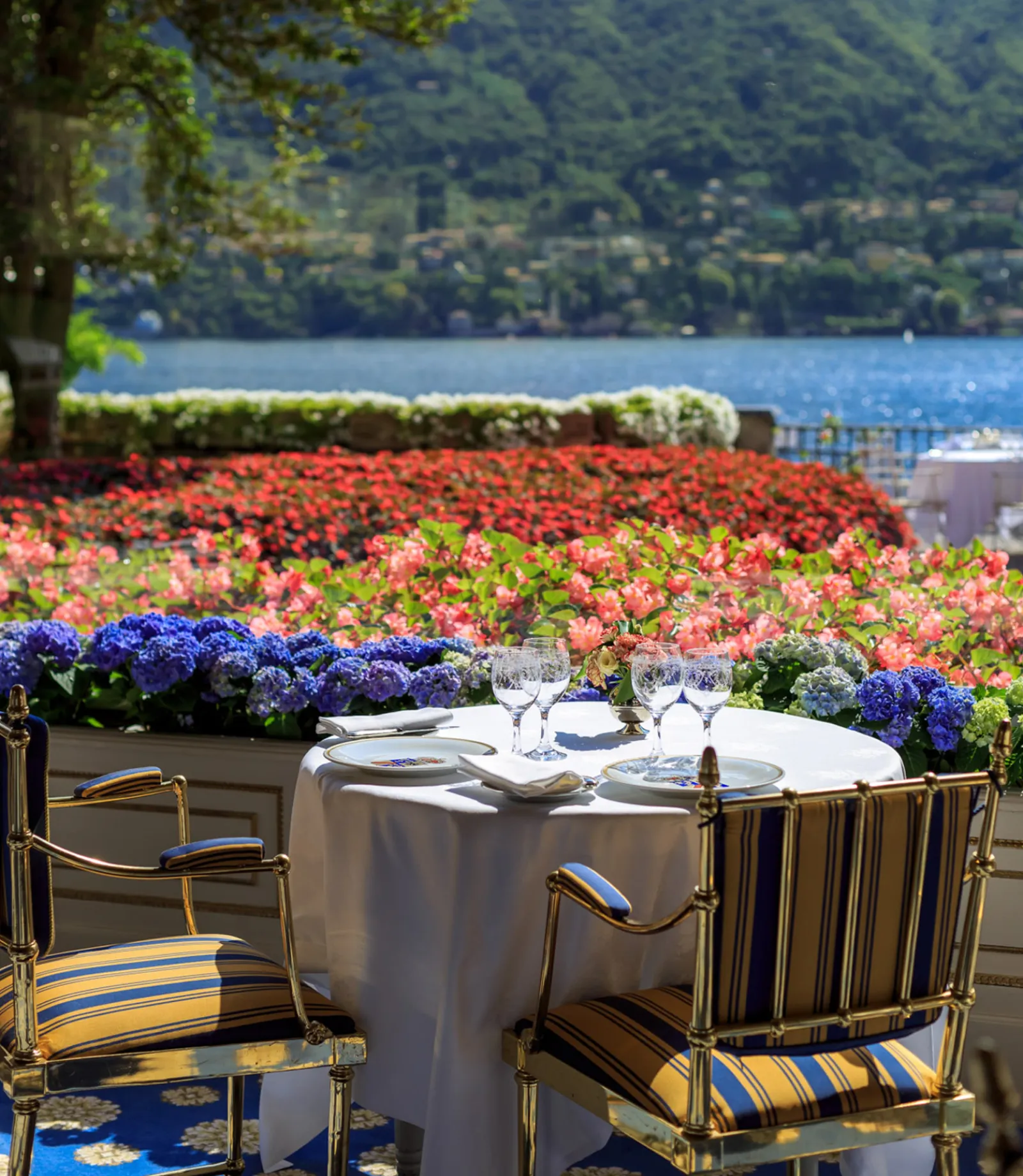 Table dressée sur la terrasse de la Veranda, Villa d’Este, lac de Côme