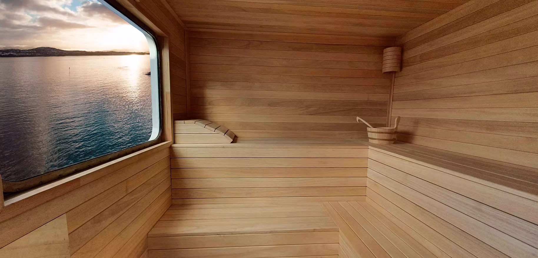 Sauna chauffé au bois à bord du Captain Arctic