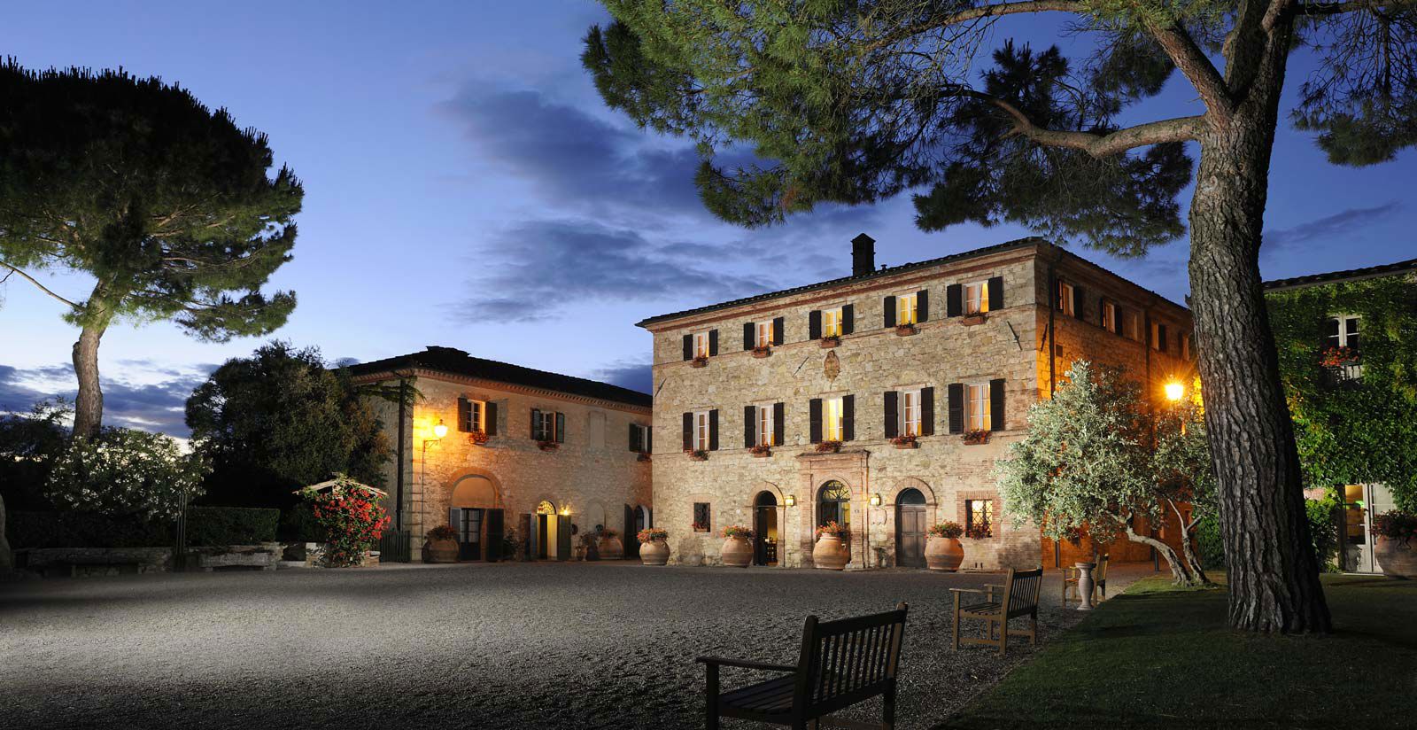 Borgo San Felice au crépuscule — village Relais & Châteaux au cœur du Chianti Classico, Toscane